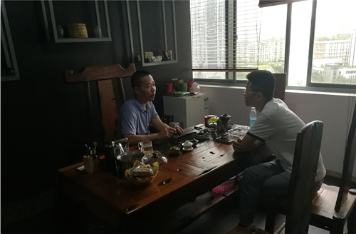 燦源裝飾交流會經(jīng)理洽談圖