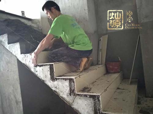 南寧寫(xiě)字樓裝修施工現(xiàn)場(chǎng)