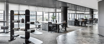 南寧五象新區(qū)辦公室大理石墻面裝修效果圖  呈現(xiàn)極致實用和簡約的奢華