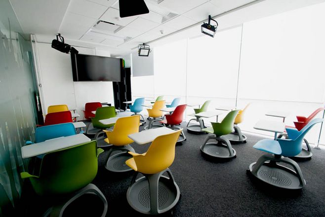 專業(yè)的商務(wù)辦公室裝修公司，這份設(shè)計(jì)會(huì)發(fā)光